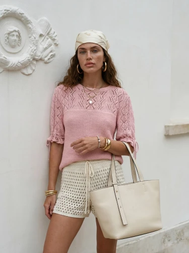 różowy sweter ażurowy cocomore